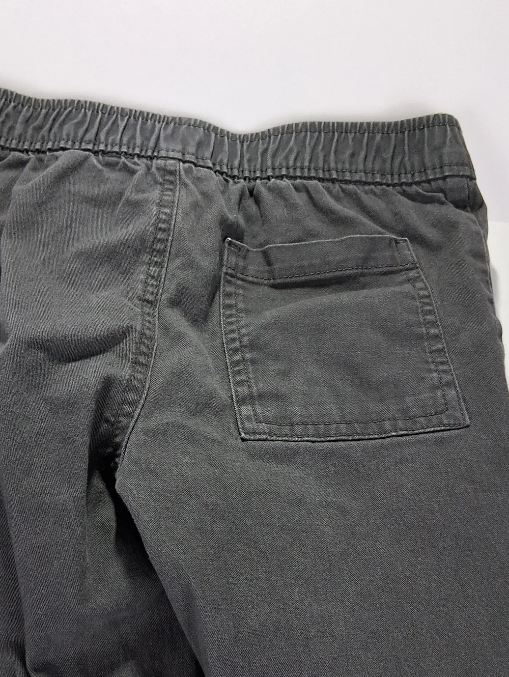 Boys Old Navy Khaki Pants Size Small (6/7) Taper Leg Dark Gray Button Fly Pocket